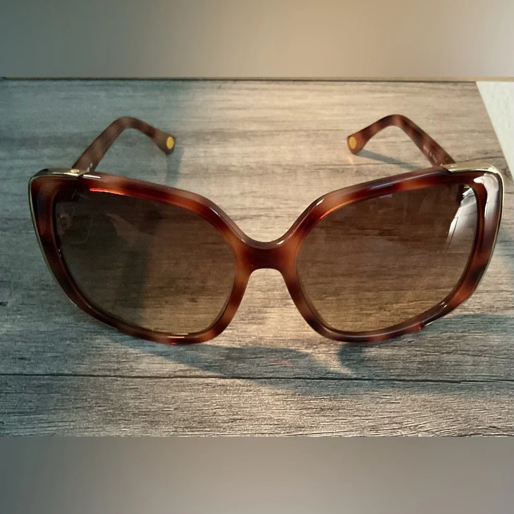 ✨ Michael Kors Gabriella Tortoise Sunglasses ✨